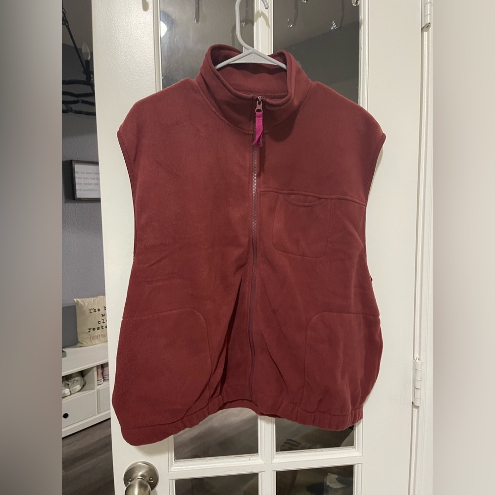 Fleece Old Navy Women's Vest in Deep Orange/Red